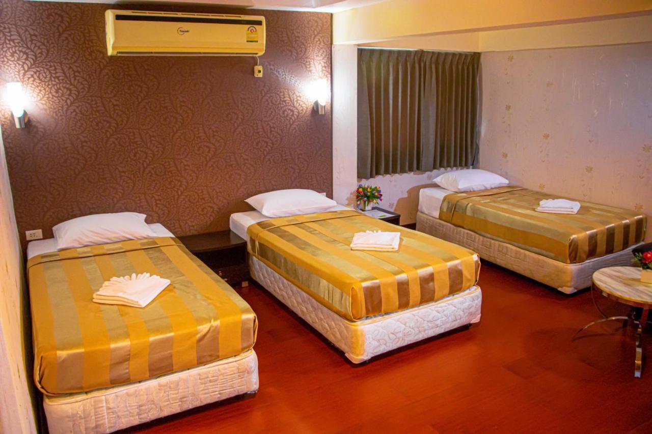 Visiting Card Hotel & Resort Бангкок Екстер'єр фото