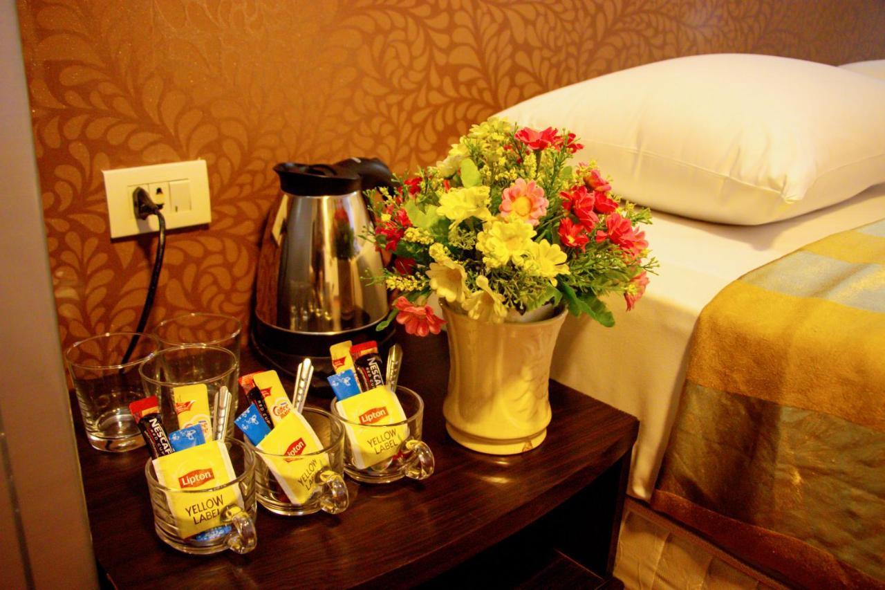 Visiting Card Hotel & Resort Бангкок Екстер'єр фото