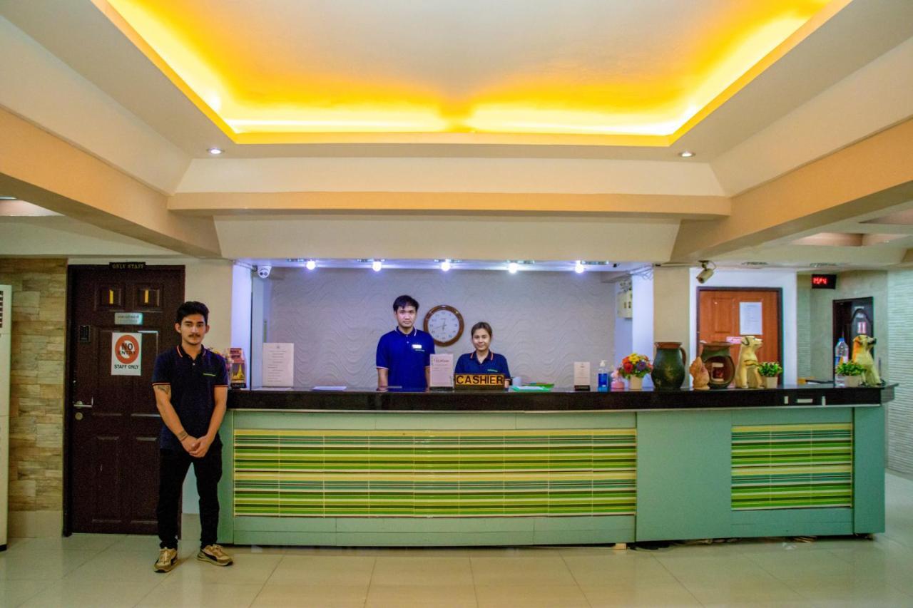 Visiting Card Hotel & Resort Бангкок Екстер'єр фото