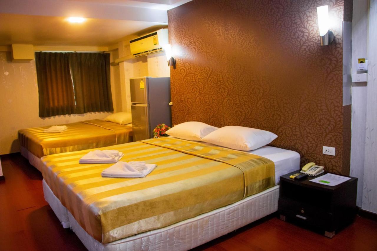 Visiting Card Hotel & Resort Бангкок Екстер'єр фото