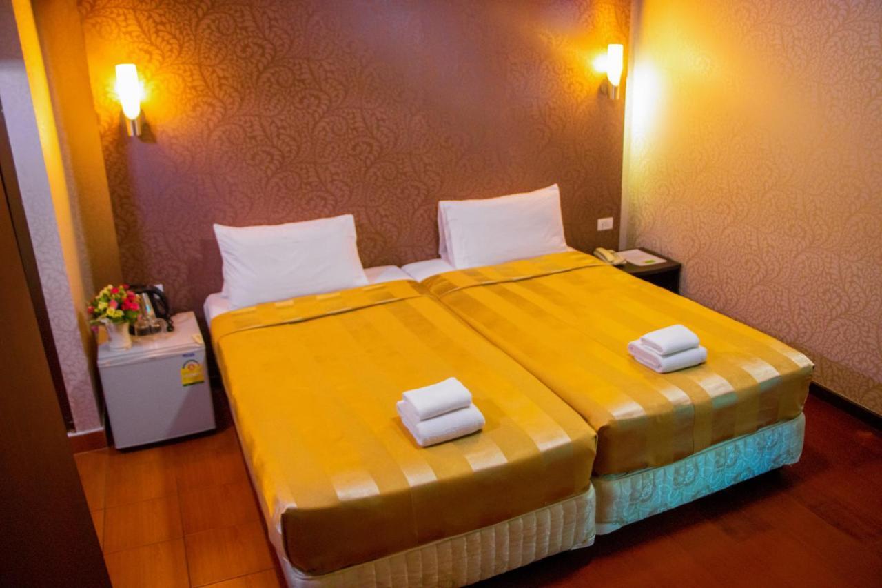 Visiting Card Hotel & Resort Бангкок Екстер'єр фото
