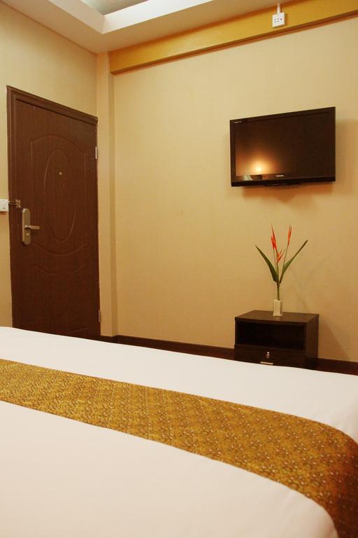 Visiting Card Hotel & Resort Бангкок Екстер'єр фото