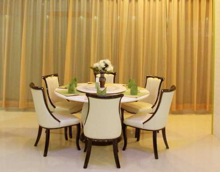 Visiting Card Hotel & Resort Бангкок Екстер'єр фото