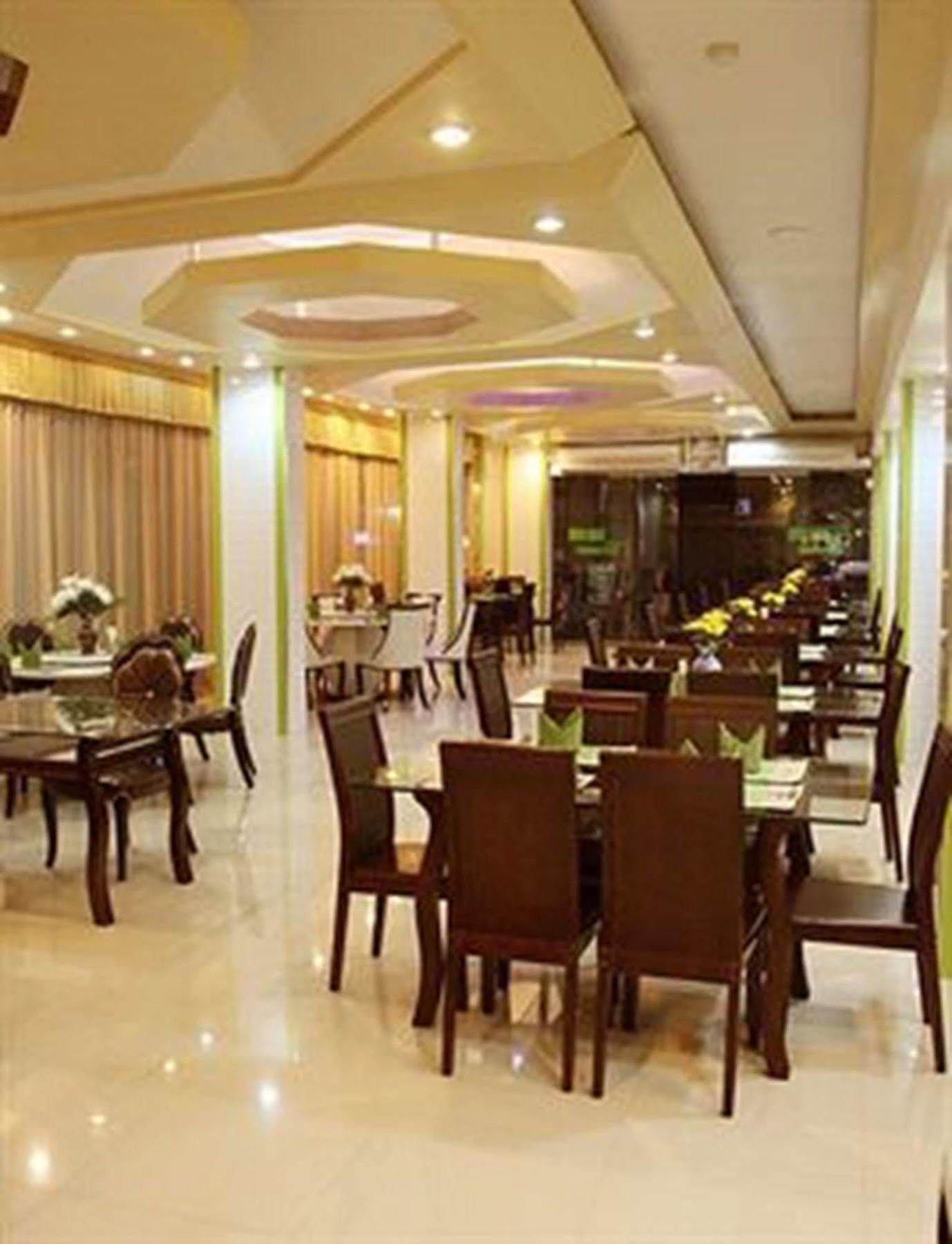 Visiting Card Hotel & Resort Бангкок Екстер'єр фото