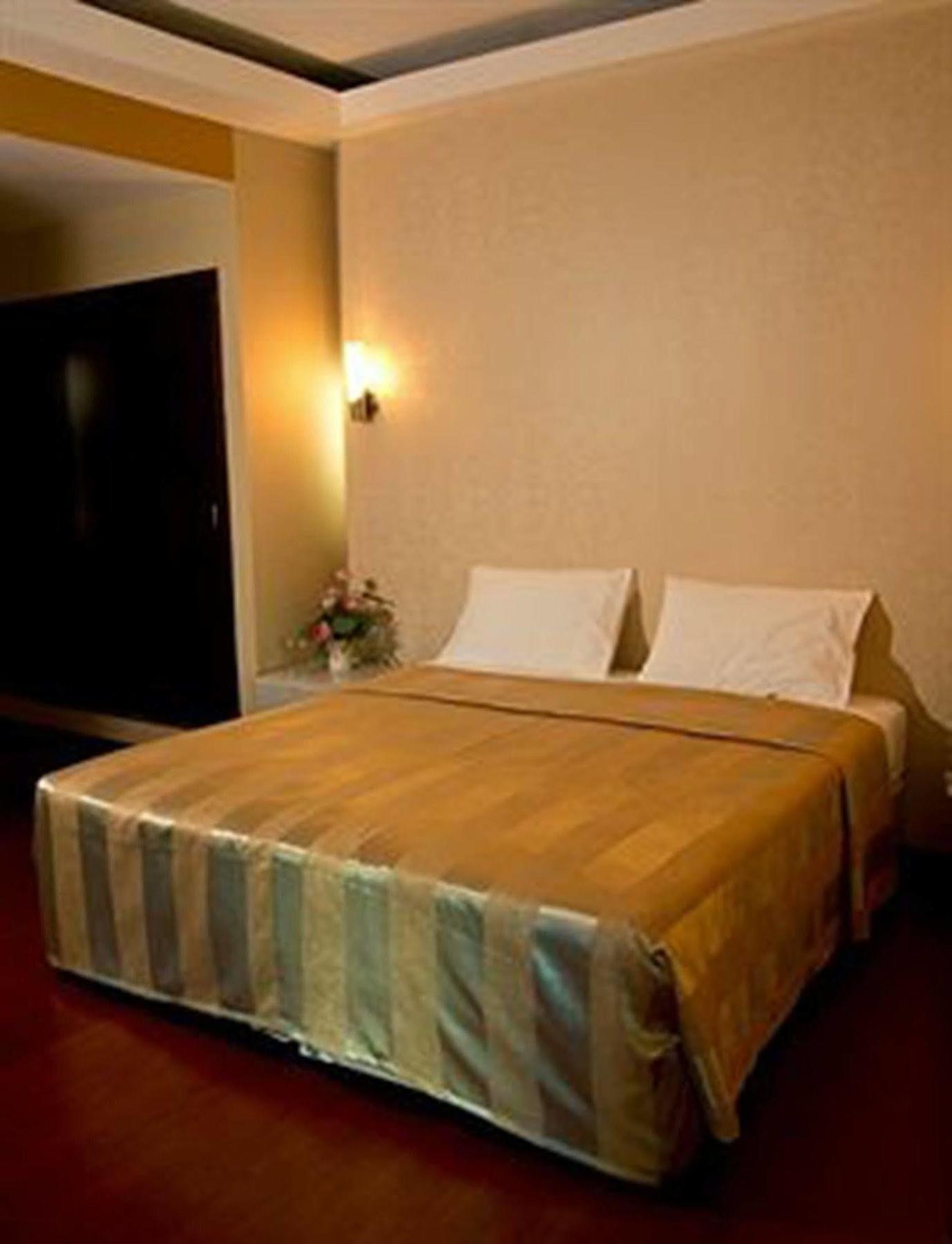 Visiting Card Hotel & Resort Бангкок Екстер'єр фото