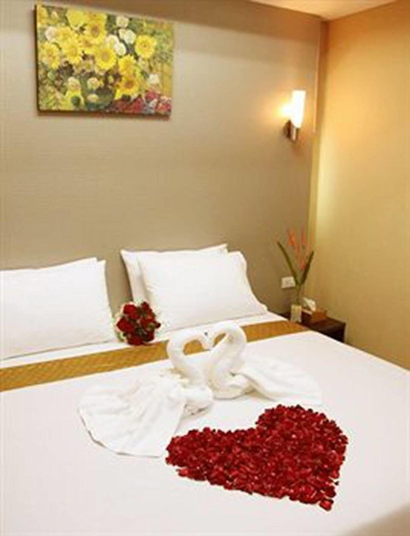 Visiting Card Hotel & Resort Бангкок Екстер'єр фото